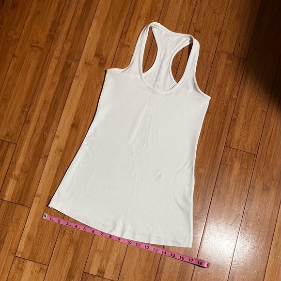 Rare Lululemon Graphic Racerback Tank White Size 2 - Picture 6 of 10